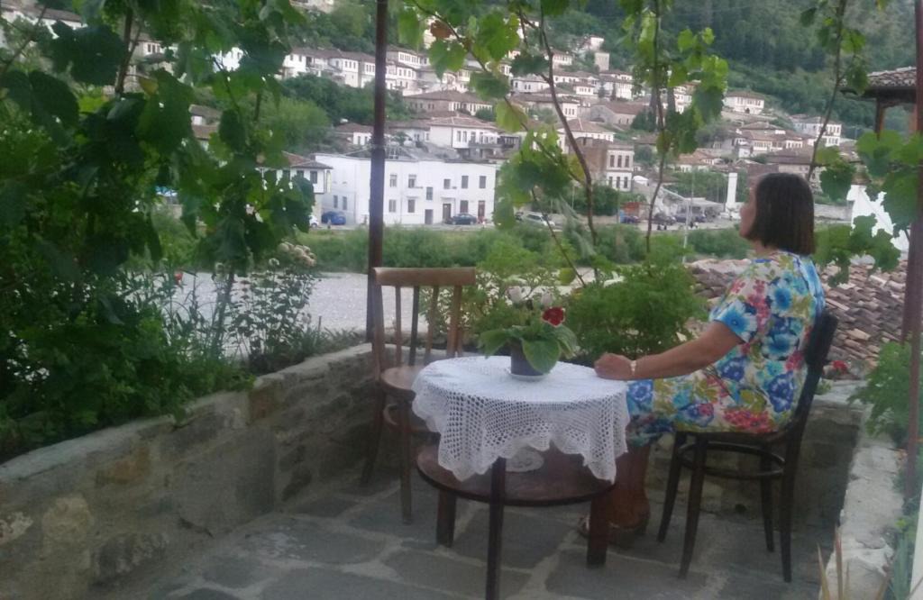 Berat Hostel | Guest House Mangalem