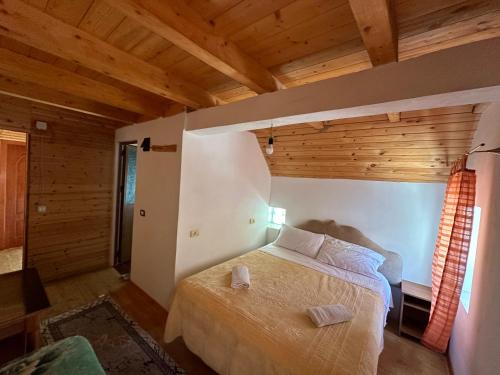 Shale House | Guesthouse Bjeshka-1