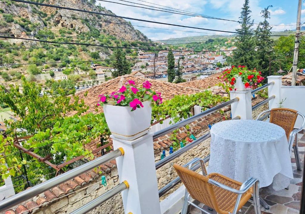 Berat Bed & Breakfast | GUESTHOUSE RIVERSIDE