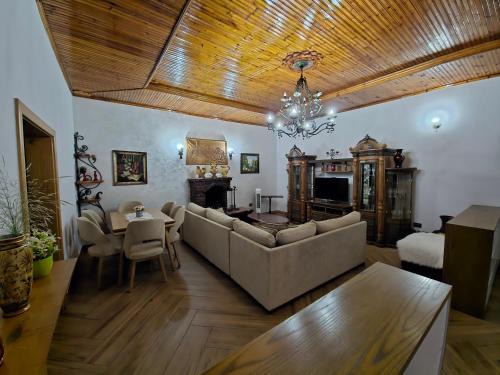 Kruje Villa | Guri Imperium
