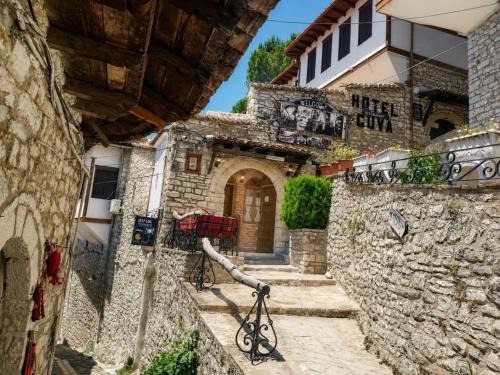 Berat House | Guva Stone House Mangalem