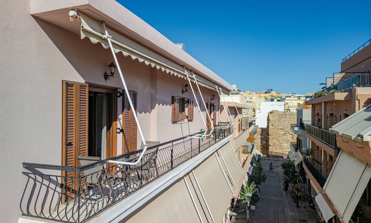 Chania Old City Apartment | Harbour - 90sqm Spacious 2-Balcony Apt in Chania Old Town Parking Available 950m