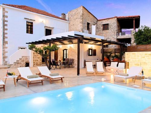 Argyroupoli House | Holiday Home Berghütte 'Villa Barozziana' by Interhome