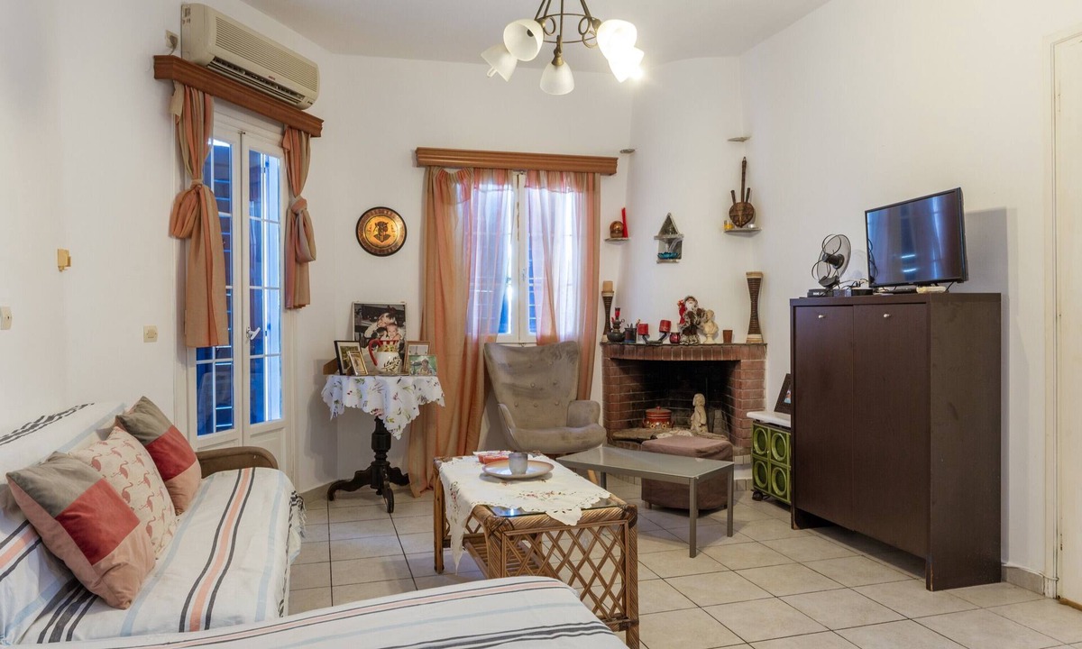 Tinos Town House | Holiday Home 'Charmante' with Mountain View, Wi-Fi and Air Conditioning
