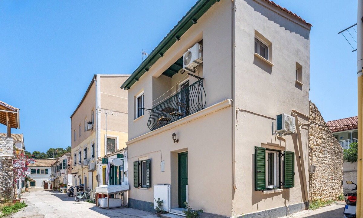Gaios House | Holiday Home 'Di Babis' with Mountain View, Wi-Fi and Air Conditioning