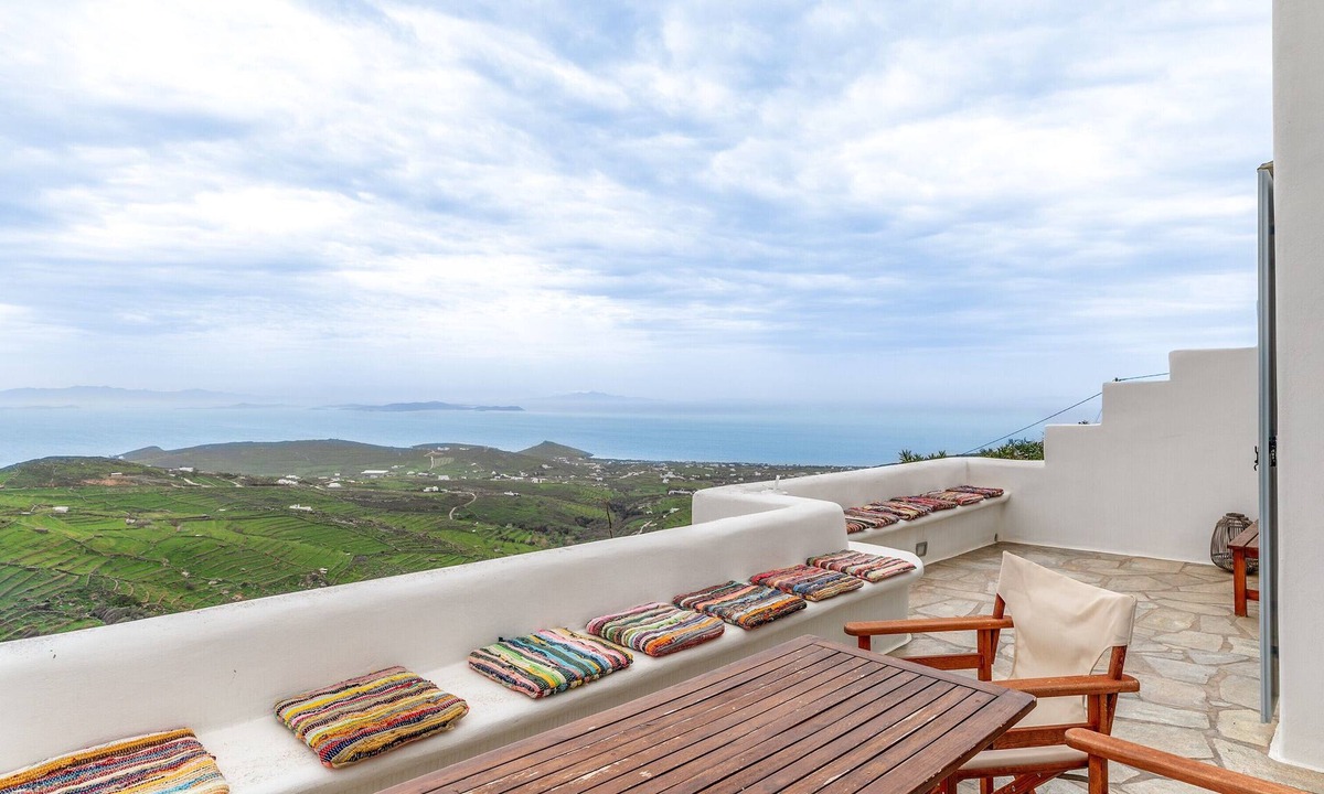 Tinos Town House | Holiday Home 'Modern New Tinos' with Sea View, Private Terrace and Wi-Fi
