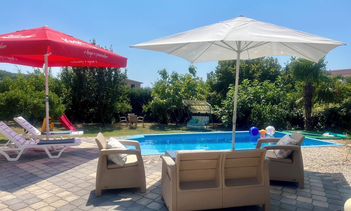 Rade House | Holiday house M&M with outdoor pool