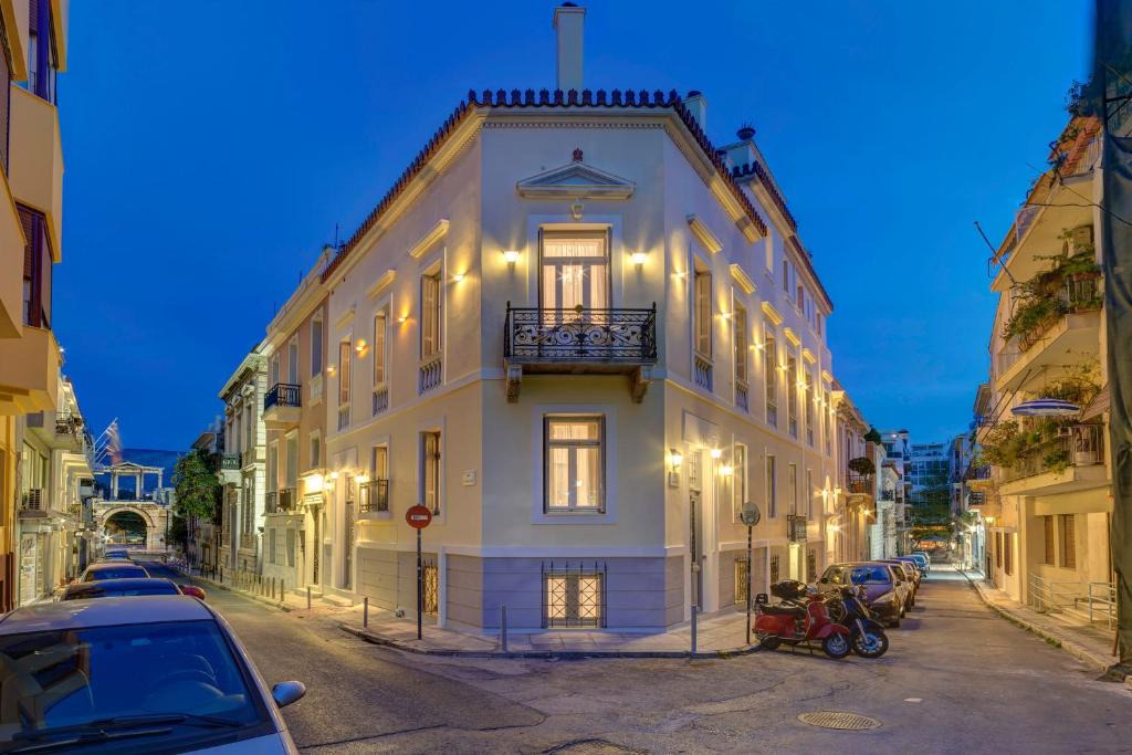 Plaka Hotel | Home and Poetry