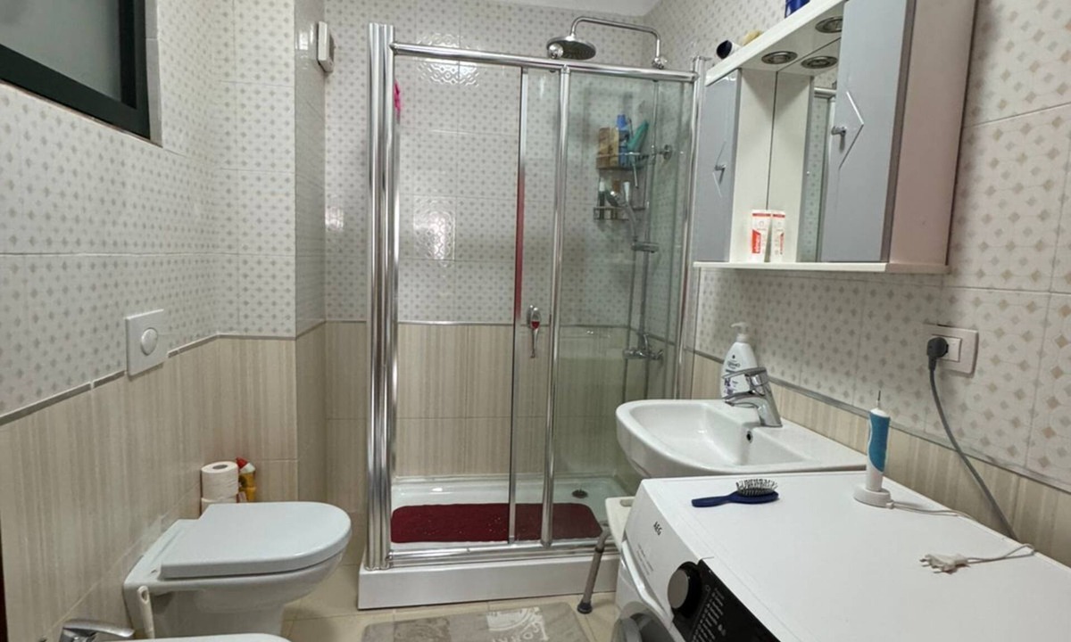 Tirana Apartment | Hora Apartment - Modern 1BR Near Tirana City Center, Fast Wi-Fi & Full Kitchen
