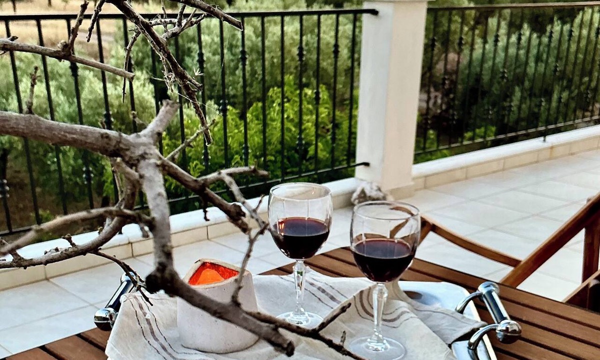 Amarinthos House | Horizon house inside OLive Grove and Vineyard Estate-5 min from Amaryntho!