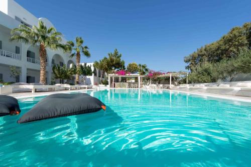 Kamari Hotel | Hotel 28