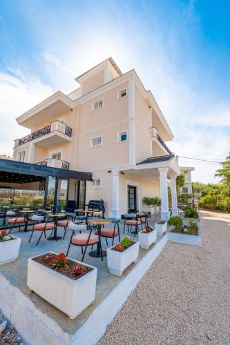 Sarande Hotel | Hotel Almar