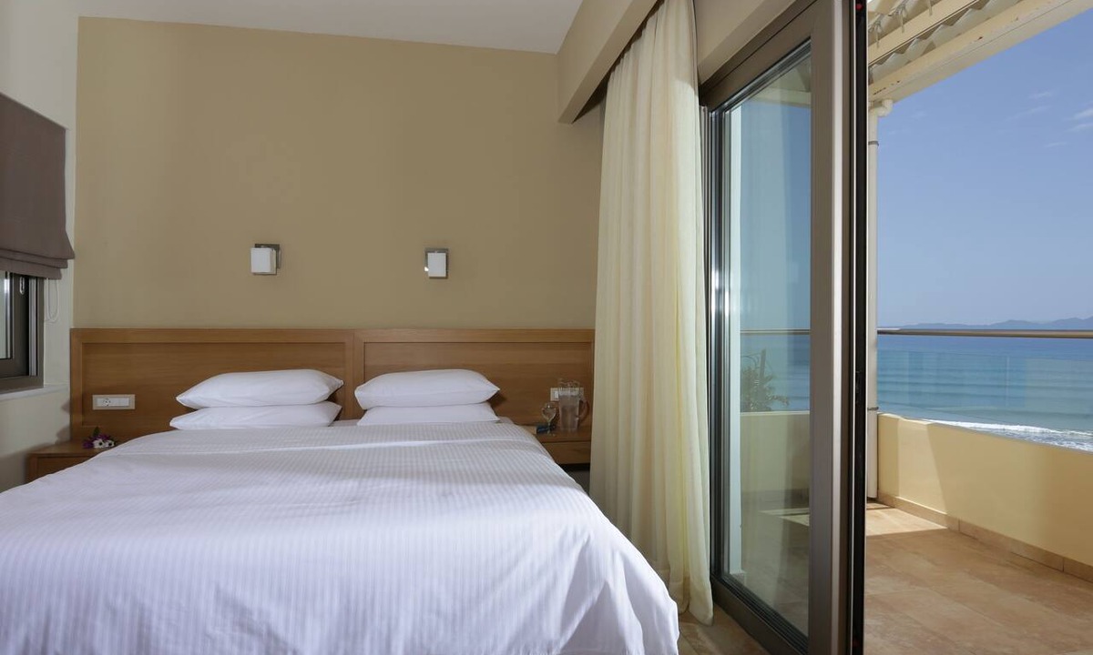 Arcoudi Hotel | Hotel Almira