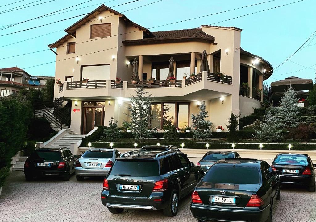 Korce Bed & Breakfast | Hotel Bar King