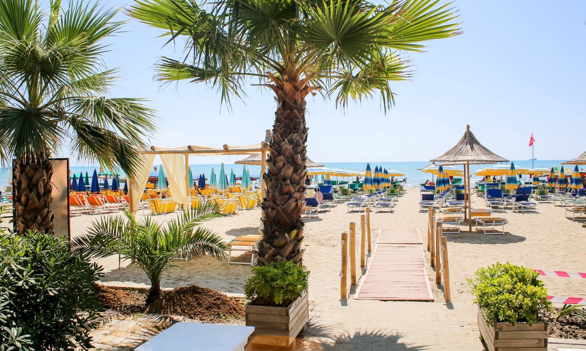Shkembi i Kavajes Hotel | Hotel Bella Vista