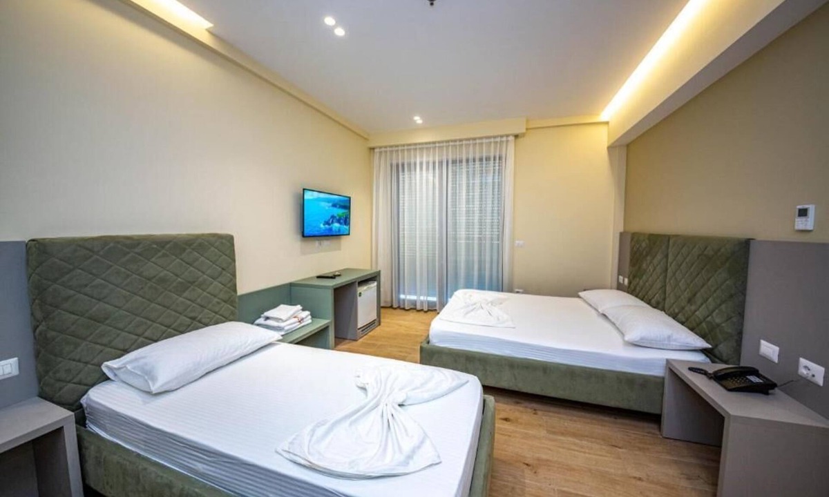 Shkembi i Kavajes Hotel | Hotel Bella Vista