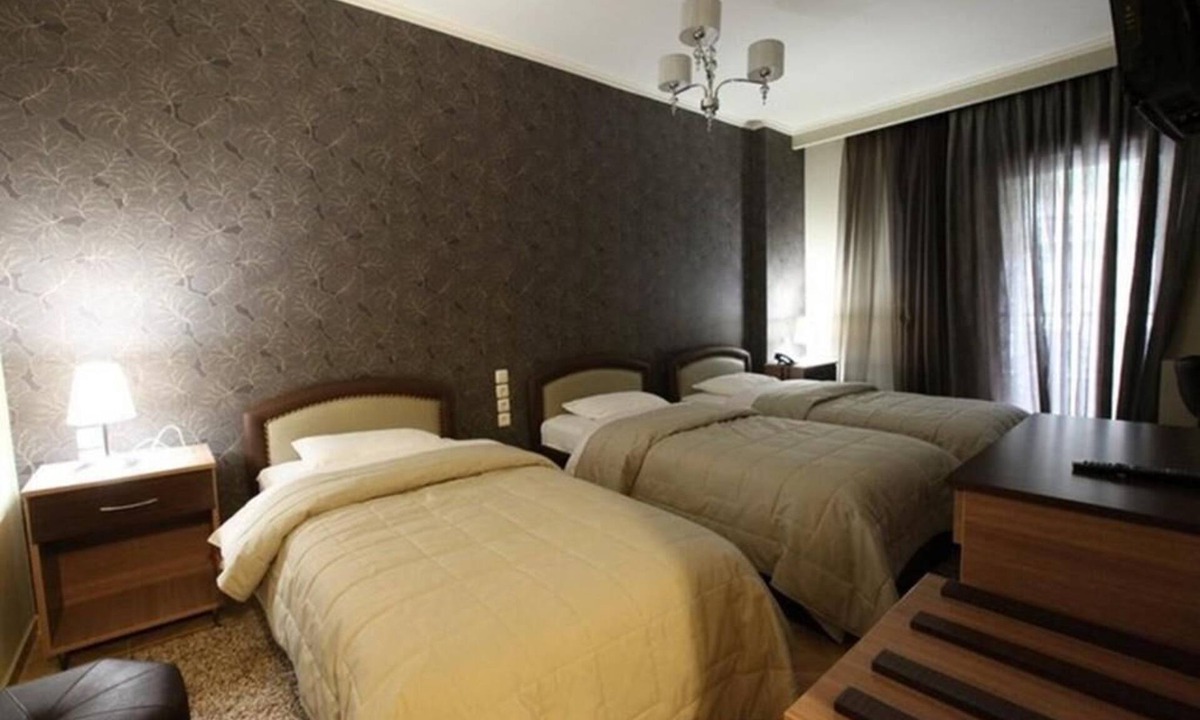 Menidion Bed & Breakfast | Hotel Delfini – Seaside Triple Room, Menidi