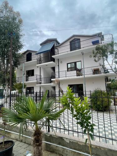 Shengjin Hotel | Hotel Gjinaj