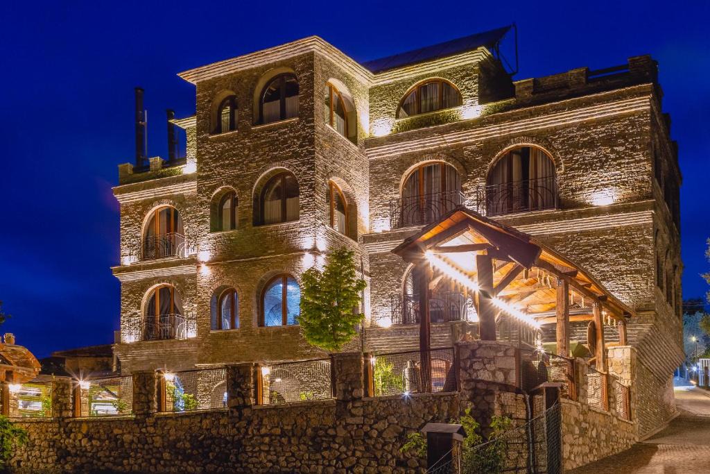 Petrele Hotel | Hotel Restaurant Emblema
