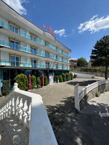 Bajram Curri Hotel | Hotel Restaurant Real