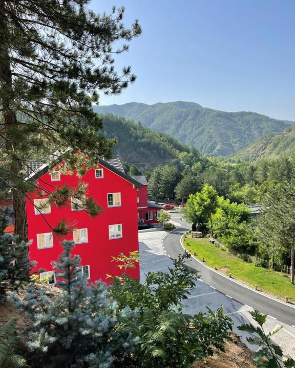 Sakës Hotel | Hotel SH & SH