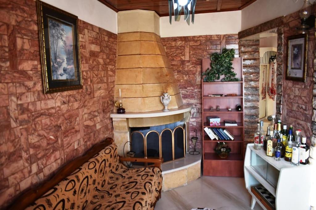 Petaleia Apartment | House Grigoris Tsigros
