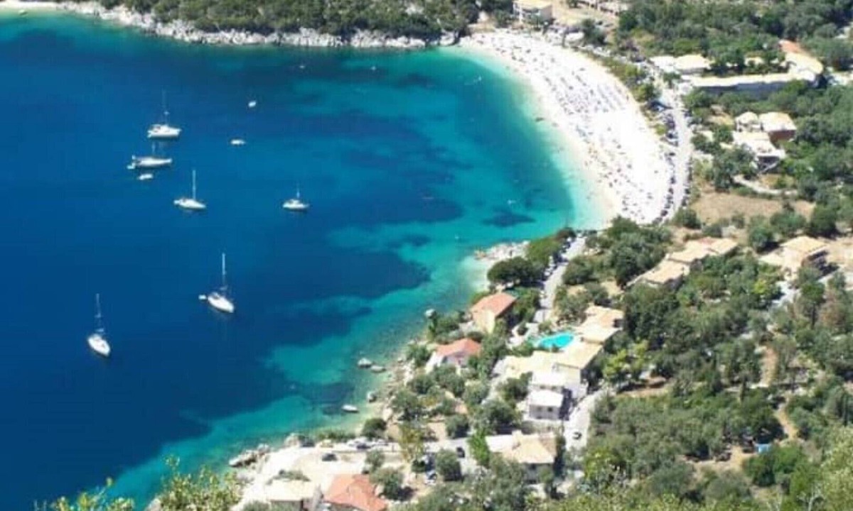 Poros House | house in a village