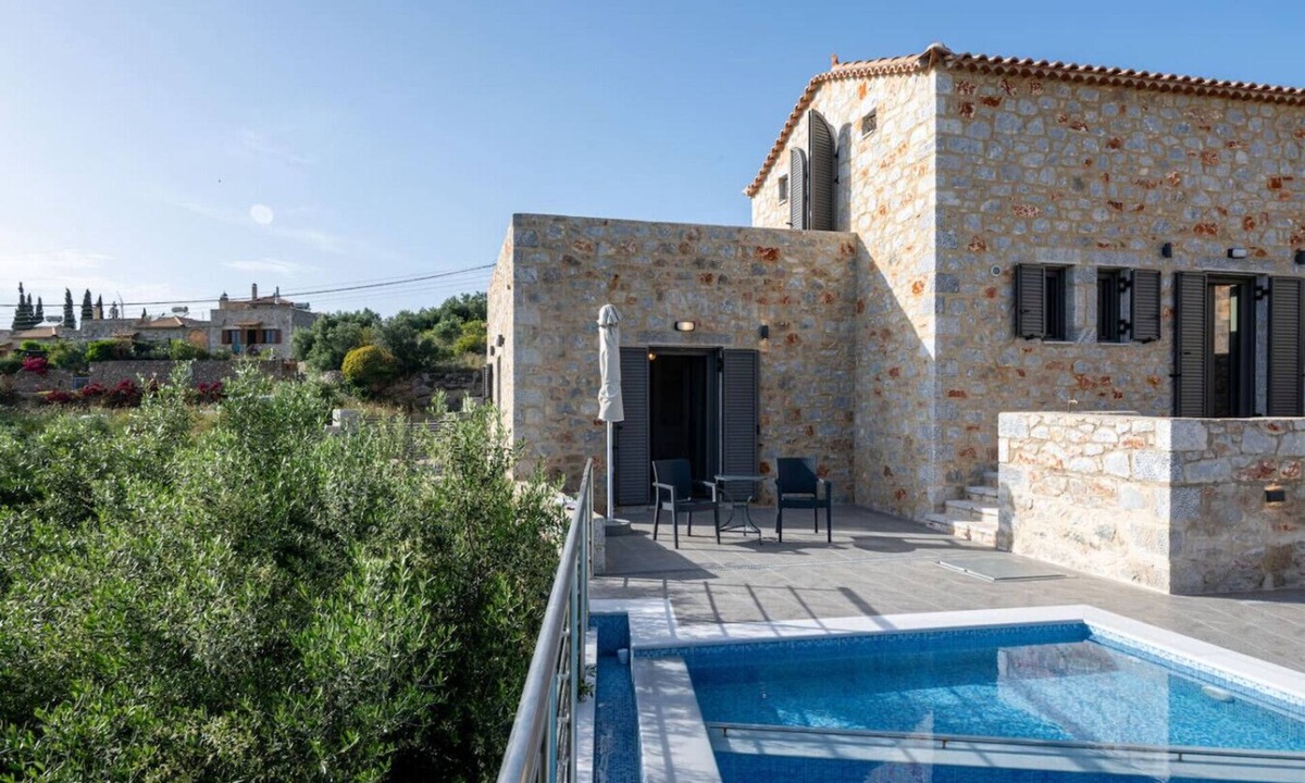 Lefktron Cottage | House of Muses: Erato