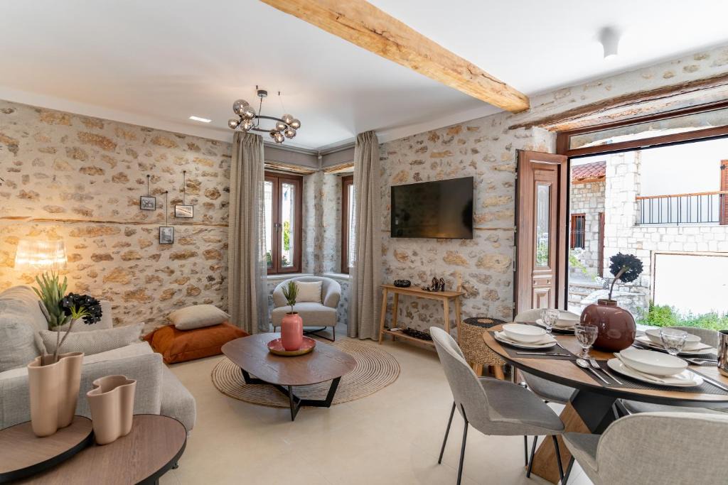 Afytos Villa | IKIA KATSANI with Private Parking