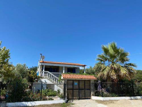 Aristotelis House | Ikidiki Beach Villa