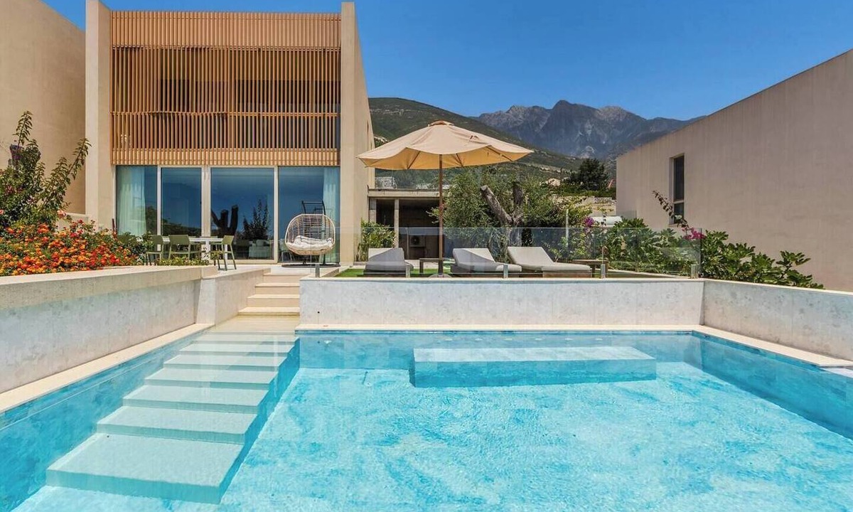 Jala Apartment | Infinity Blue | Green Coast by PikHost