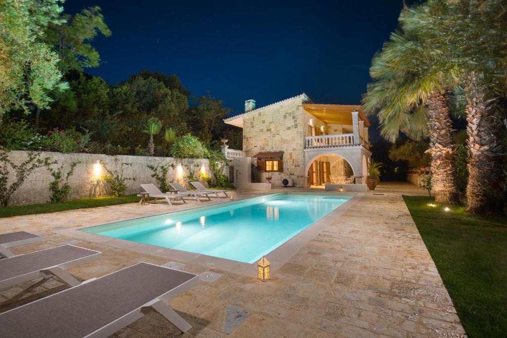 Benitses Villa | Ionian Garden Villas - Villa Pietra