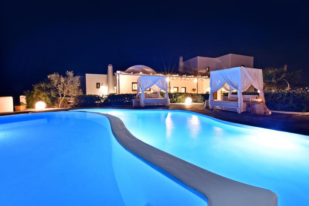 Fira Villa | Irene's Villa