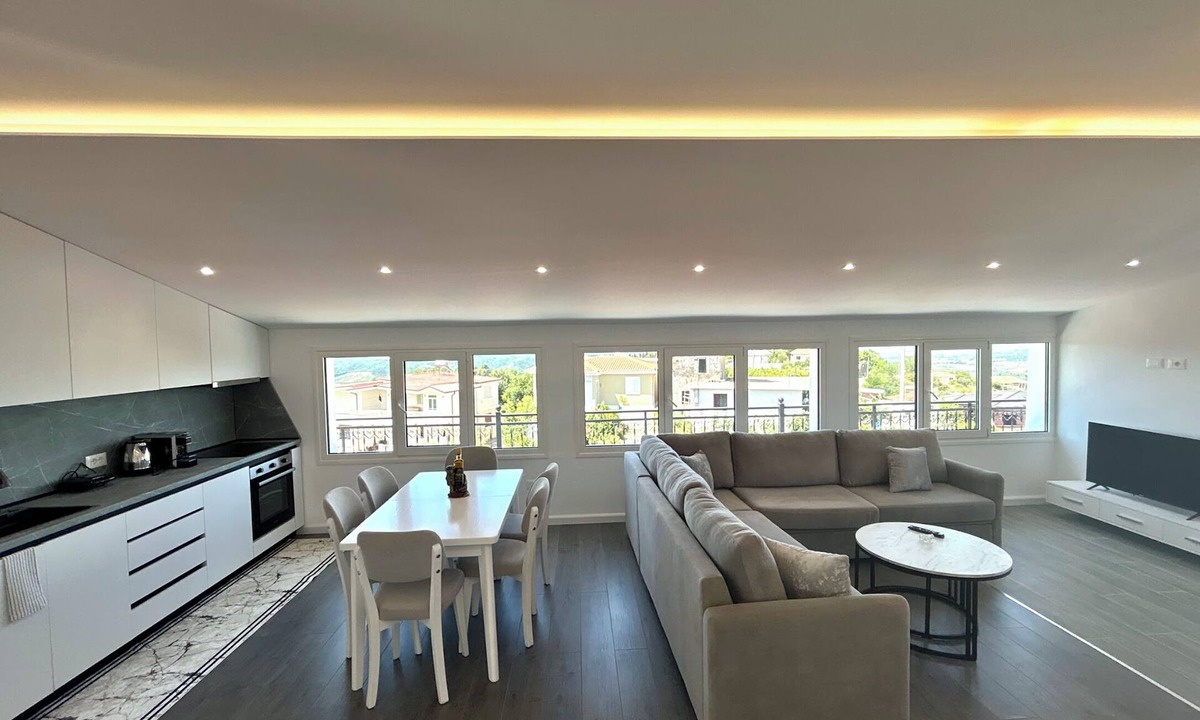 Ishem Apartment | Ishem Penthouse Free Wi-Fi 2 Balconies Green View Garden Pet-Friendly