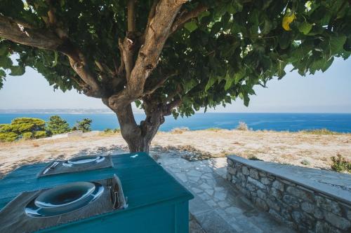Kalyves House | Karavos View - An artists' hideaway Paradise