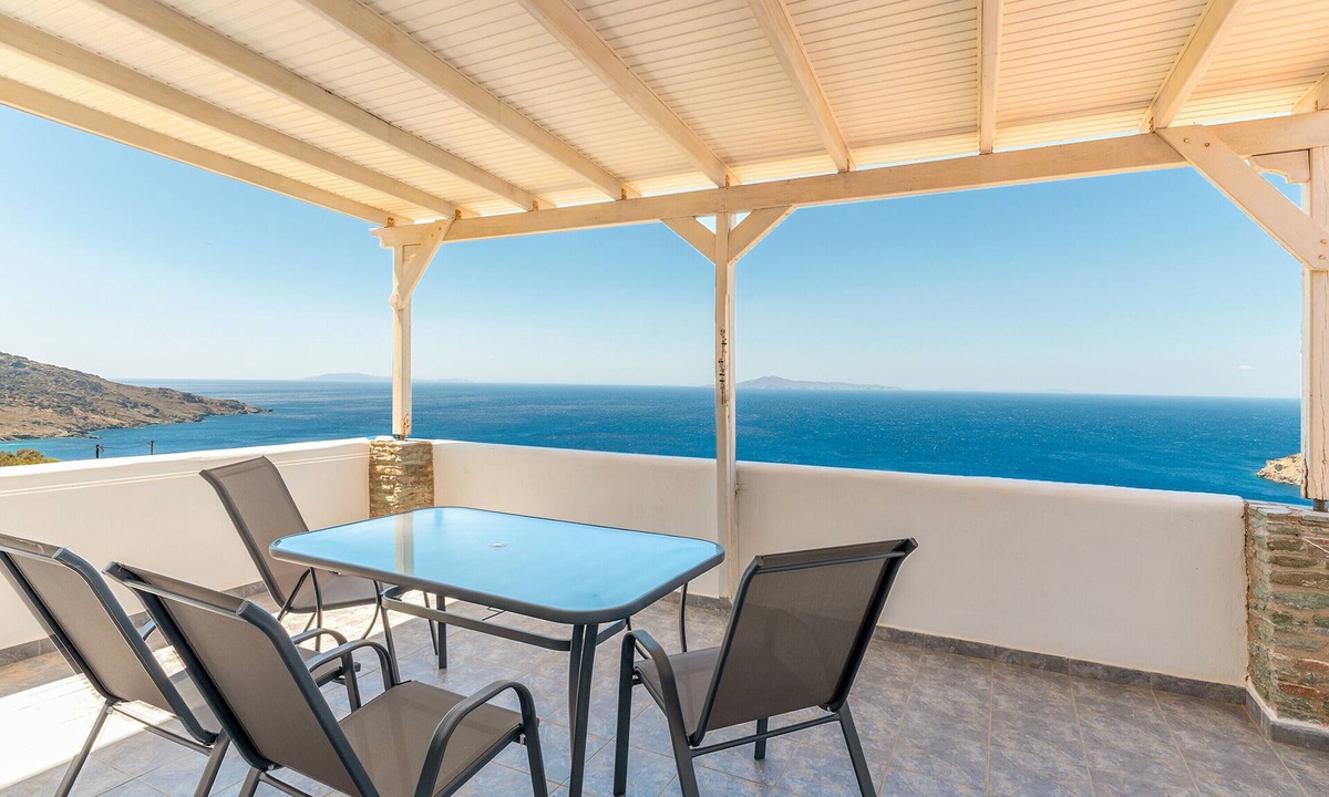 Agia Eleousa Apartment | 'KNA Studio C' with Sea View, Wi-Fi and Air Conditioning