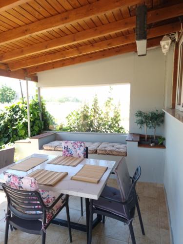 Mastichochoria House | komi's family house