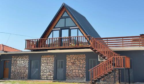 Albanian Riviera Apartment | Konispol Mandarin Cabin