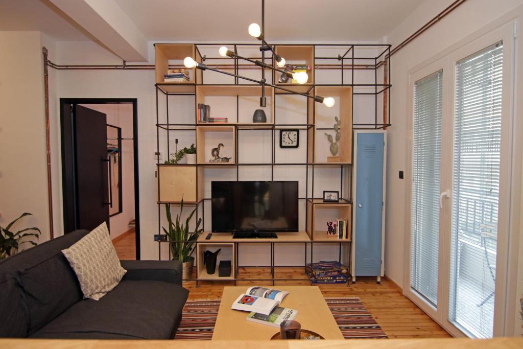Thessaloniki City Centre Apartment | Kostas' Downtown Industrial Loft