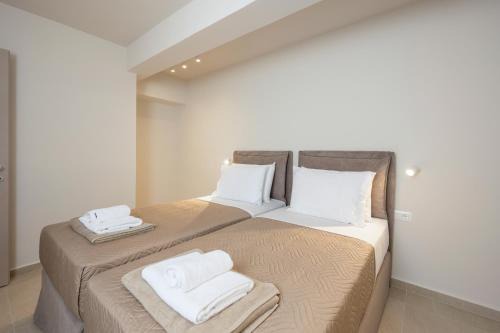 Makrys Tichos Villa | La Divina Luxury Villas with Heated Pool