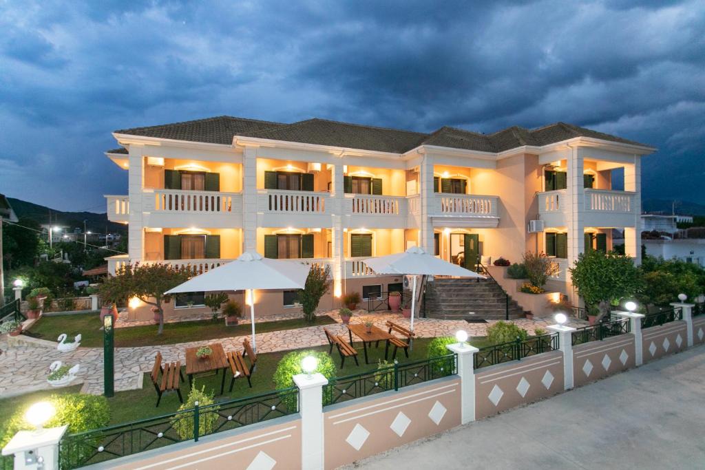 Ammoudia Apartment | Lady Elena Hotel