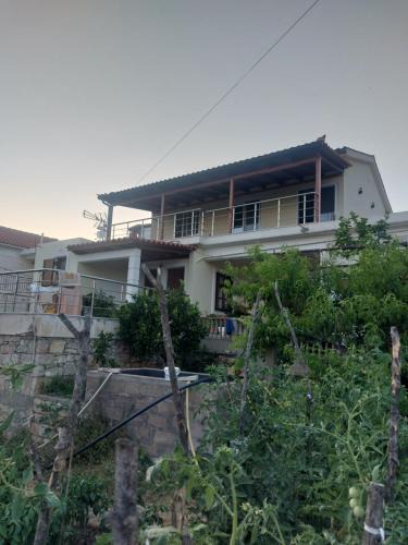 Himare House | Laertis house