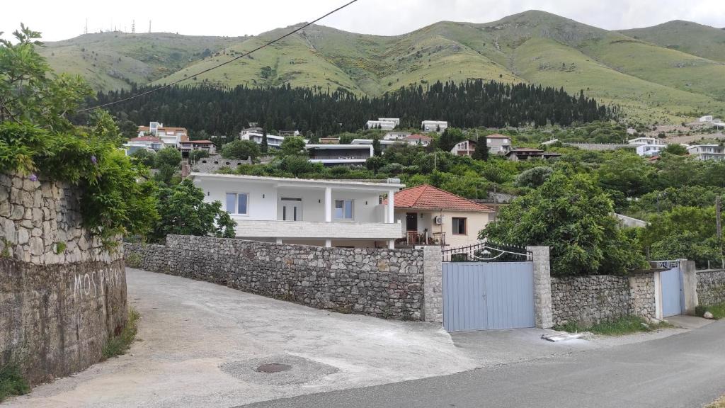Shkoder Hotel | Lake view