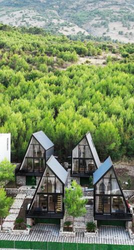 Shkoder Villa | Lakeside Villas & Jacuzzi Suites