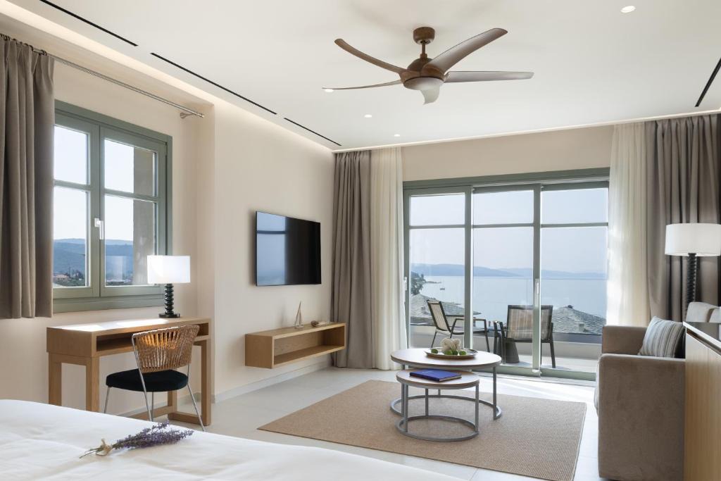 Kato Gatzea Hotel | LEOLIA Nautical Resort Kala Nera - Handwritten Collection