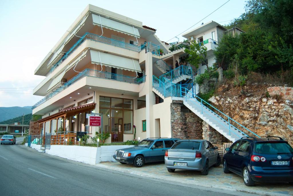 Lukove Hotel | Let Rooms Lukova