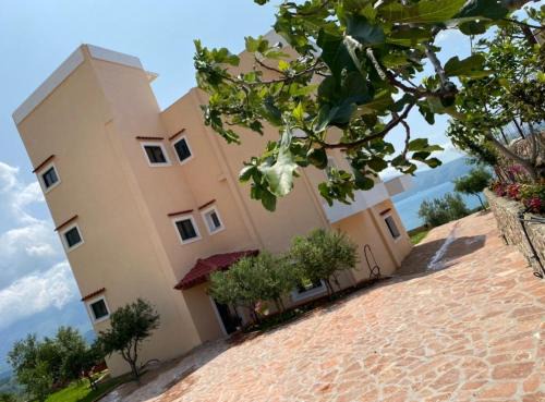 Orikum Apartment | Levi's Villa Radhima