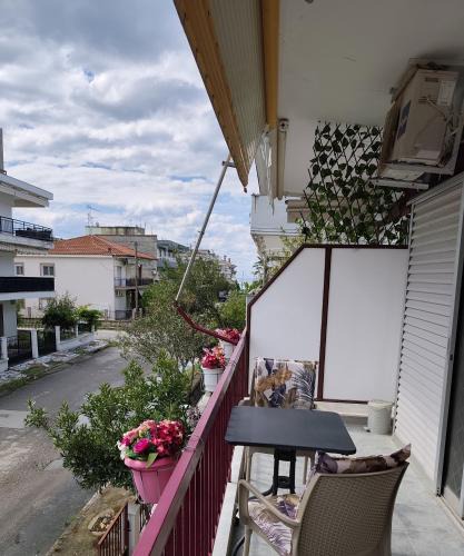 Paralia Dionysiou Apartment | Lidia home