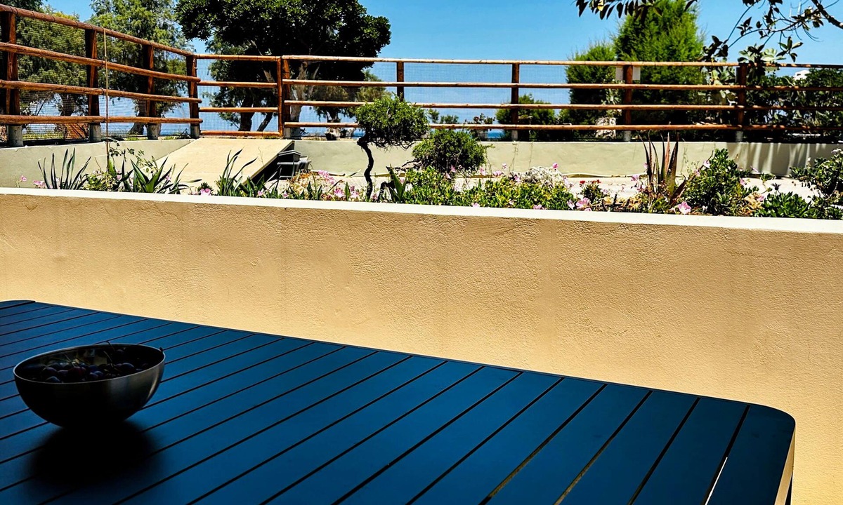 Kato Stalos Apartment | lifeguard beachfront - Luxury Flat, 30meters From Sea