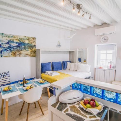 Little Venice Apartment | Like a white seagull in Mykonos!